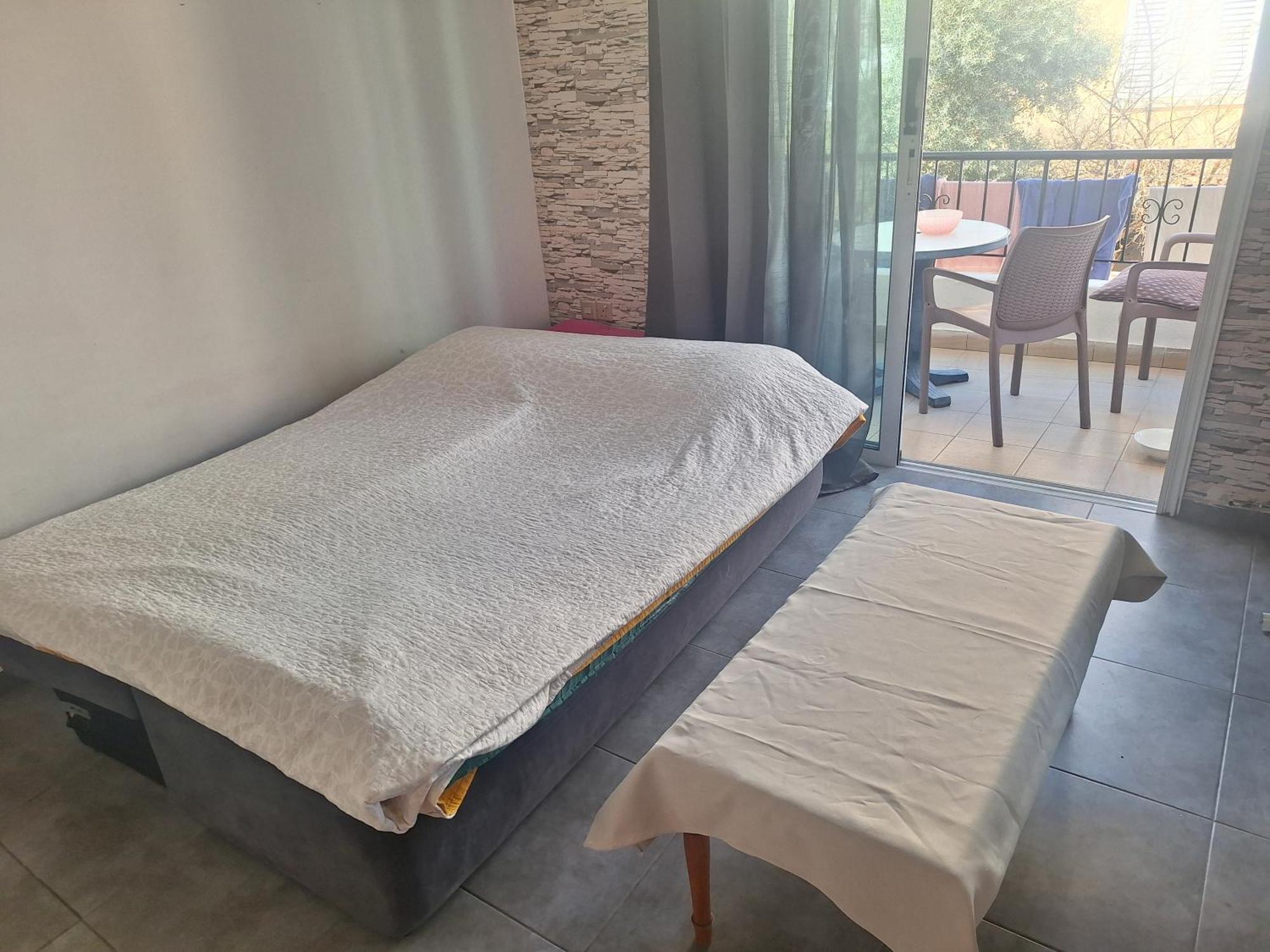Spacious 1 Bedroom In Center Of *