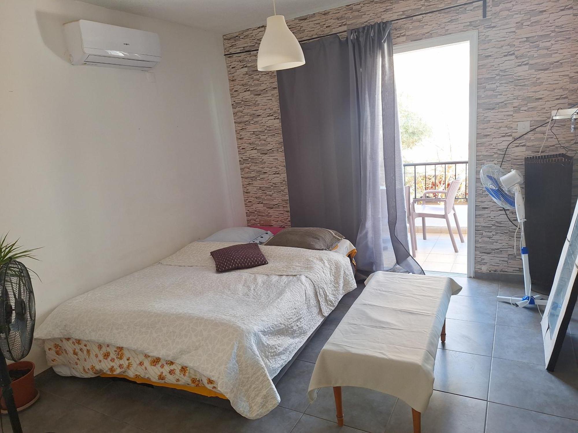 Spacious 1 Bedroom In Center Of Apartment